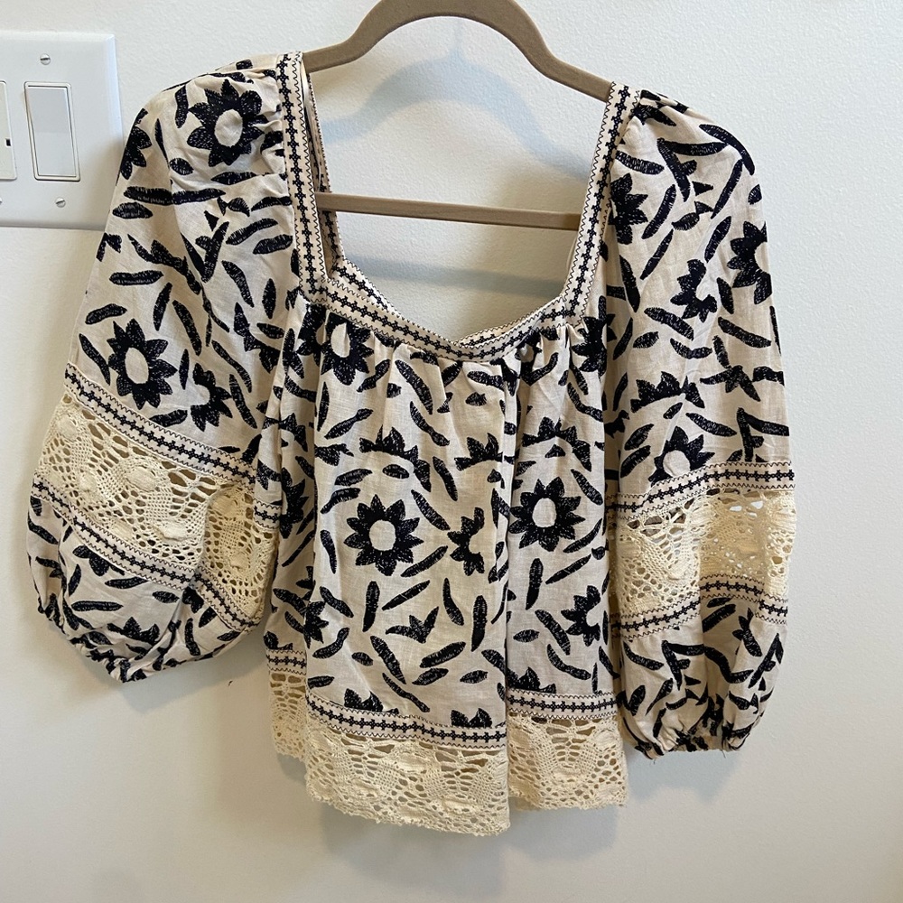 Cute boho top with puff sleeves!